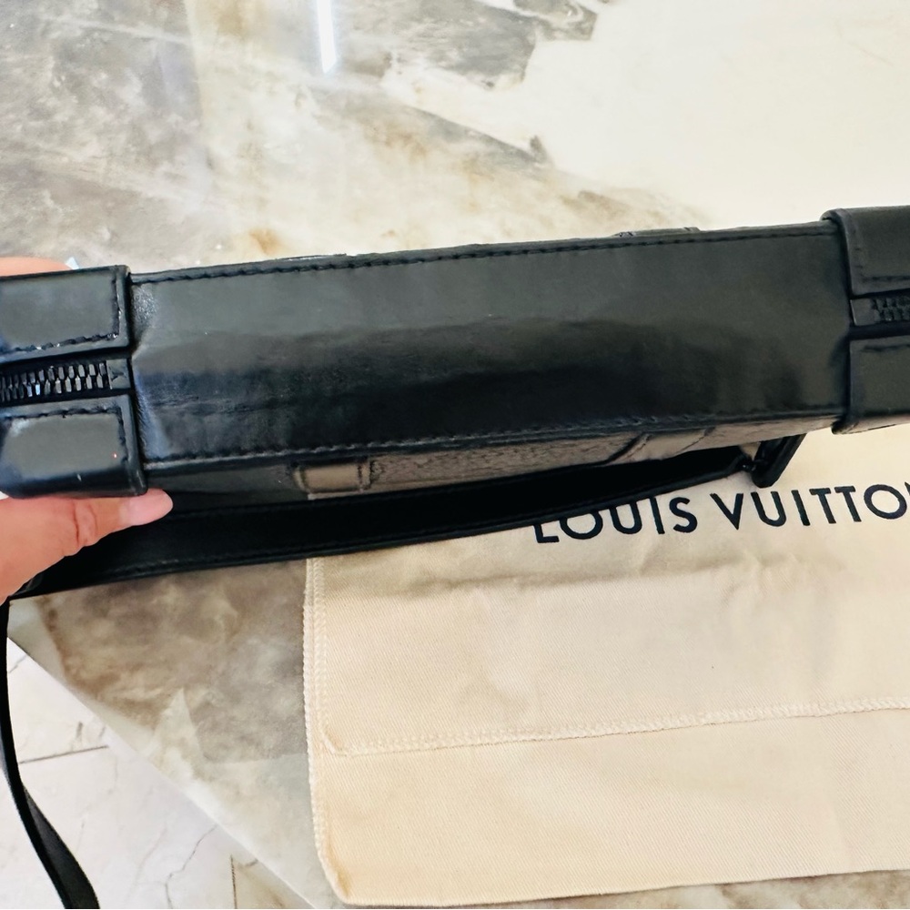 Louis Vuitton Soft Trunk Wallet/Crossbody - Picture 6 of 16